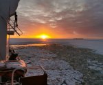 Sonnenuntergang über dem Eis