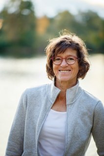 NEUE WEGE Yogalehrein Maria Hoffmann