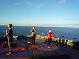 Hatha Yoga mit Daniela Renaud im Estalagem auf Madeira