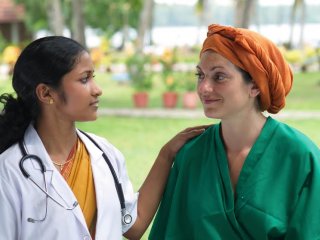 Das freundliche Team im Manaltheeram steht Ihnen während Ihrer Ayurvedakur immer gerne zur Seite