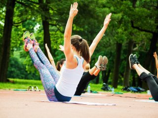 Pilates im Grünen