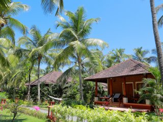 Paradiesische Anlage des Nattika Beach Resort in Kerala