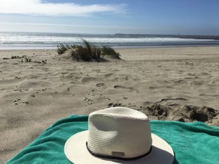 Nach dem Yoga am Strand entspannen