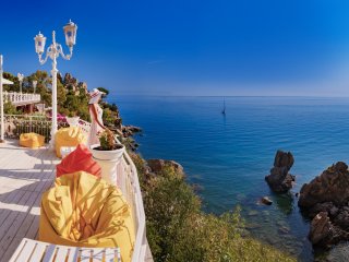 Auf der Terrasse entspannen und den Ausblick genießen