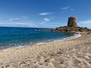 Der Strand vor dem Hotel Galanias lädt zu ausgiebige Spaziergängen ein