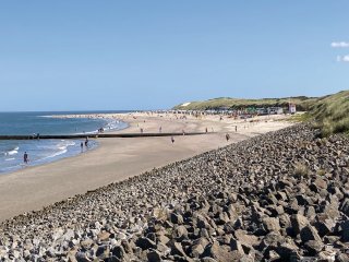 Entspannen Sie am weiten Sandstrand auf Baltrum