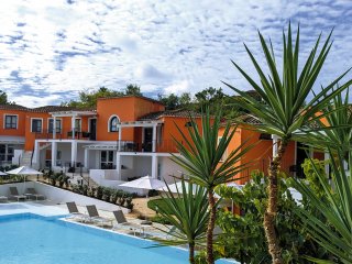 Die liebevoll eingerichtete Anlage des Hotel Galanias