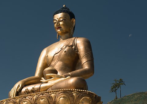 Besichtigen Sie die 52 m hohe Buddha Statue am Buddha Point bei Thimphu, Bhutan