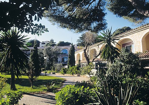 Das milde mediterrane Klima an der Costa Brava ermöglicht ganzjährig eine Ayurveda-Kur im Port Salvi