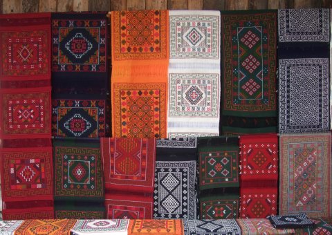 Die farbenfrohen Teppiche Bhutans 