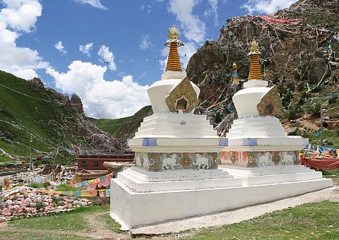 Stupas sind typisch für buddhistisch geprägte Länder
