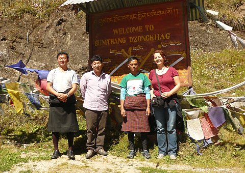 Bhutanexpertin Angelika Sturtz unterwegs in der nördlichen Region Bumthang 