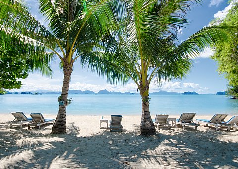 Der weiße Sandstrand Thailands 
