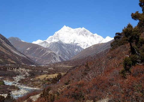 Herrlicher Blick auf Gangkar Puensum in Bhutan