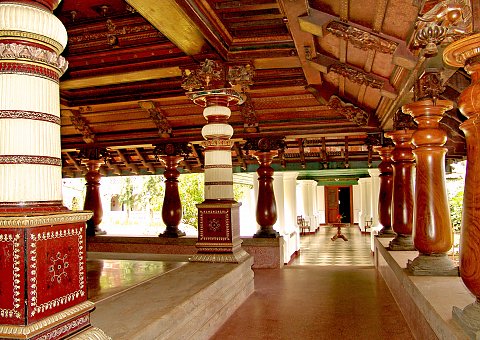 Genießen Sie die frohen Farben des alten Indiens im Kalari Kovilakom in Kerala