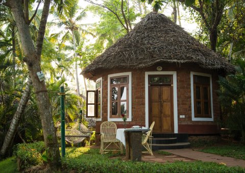 Während Ihrer Ayurvedakur im Somatheeram Ayurveda Resort können Sie in einem komfortablen und traditionellen Cottage schlafen