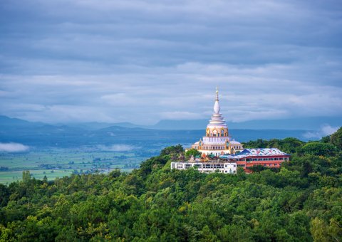 Chiang Mai in Thailands Norden bietet eine traumhafte Sehenswürdigkeit: die Wat Thaton Chedi Kaew Pagode
