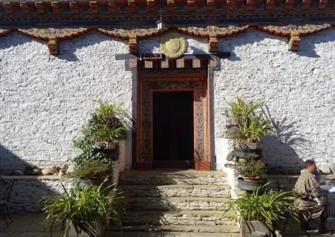 Der Eingang des Gangtey Palace Tempels