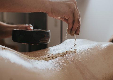 Die ayurvedischen Massagen und Anwendungen werden individuell auf Sie abgestimmt