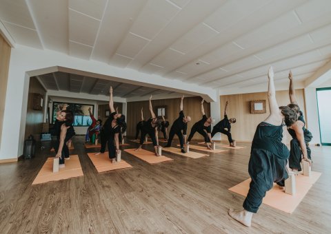 Täglich werden Ihnen Yoga-Einheiten angeboten, die zum Kurerfolg beitragen