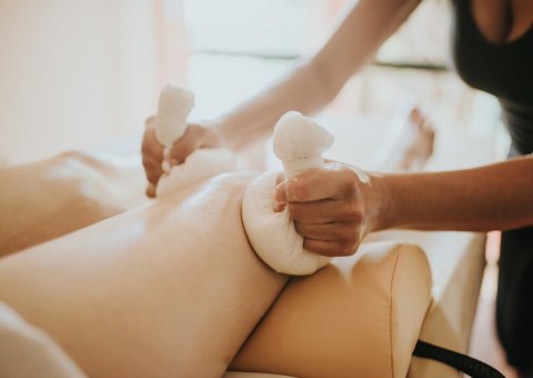 Spüren Sie die wohltuende Wirkung einer ayurvedischen Massage!
