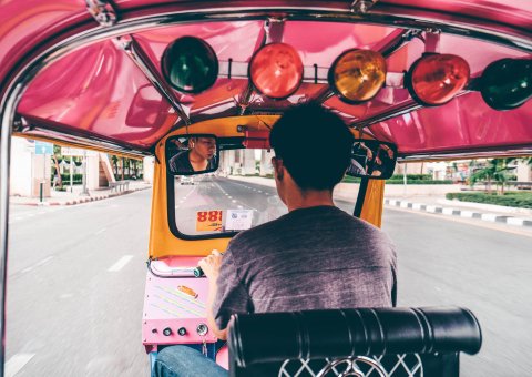 Das Tuktuk gehört zu den beliebtesten Fortbewegungsmitteln in Thailand