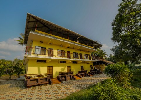 Die Hotelanlage des Athreya Ayurvedic Centre Hotels in Kerala ist im typischen Stil Südindiens gehalten