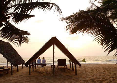 Das Nattika Beach Resort liegt unmittelbar am Meer 