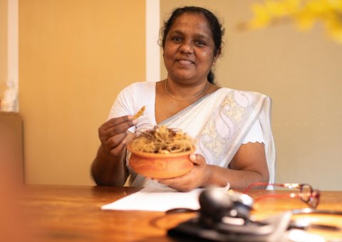 Die Ayurveda Ärztin steht Ihnen während Ihrer Kur zur Verfügung