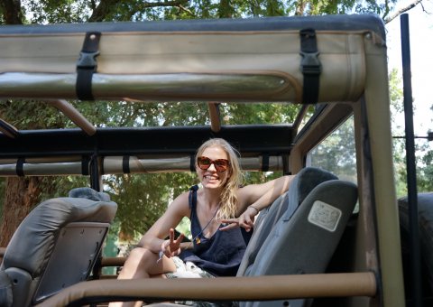 Katharina auf einer Tour, um die Elefanten von Sri Lanka zu entdecken