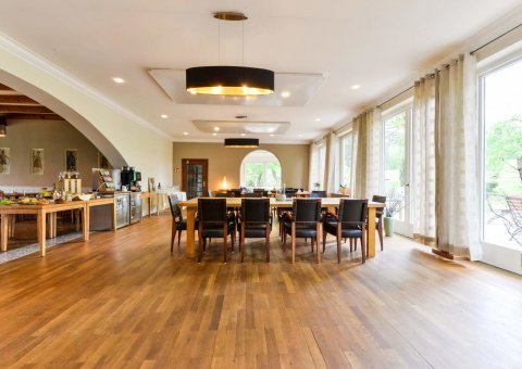 Die schönen Aufenthaltsräume und das Restaurant bieten sehr viel Platz. 