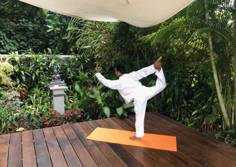 Erholsame Yoga-Einheiten im Garten