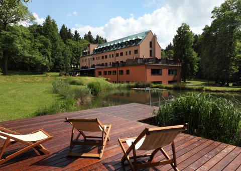 Mit Blick auf den kleinen See entspannen!