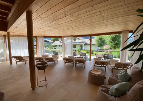 Entspannung pur mit Blick auf den Garten des Saalerwirts