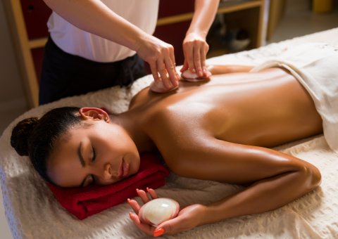 Wohltuenden Hot Stone Massage