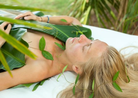 Bei erholsamen Ayurveda Anwendungen entspannen