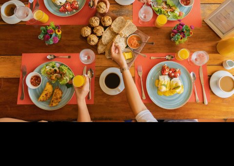 Genießen Sie ein leckeres Frühstück welches frisch für Sie zubereitet wird