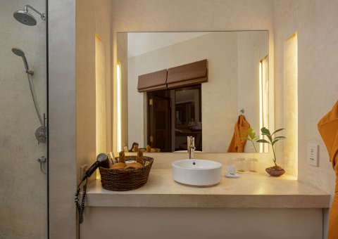 Badezimmer im Deluxe Room
