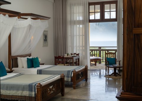 Vom Premiere Zimmer schauen Sie direkt auf das Meer