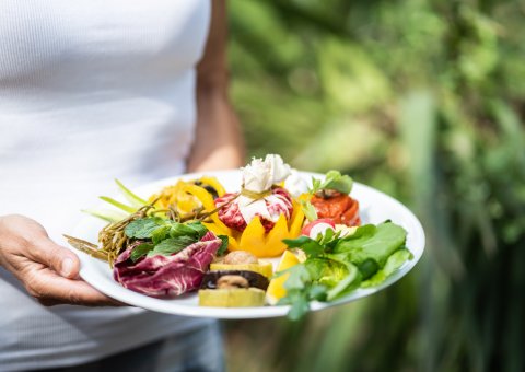 Stärken Sie beim reichhaltigen Buffet in der LYKIA Lodge