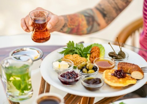 Probieren Sie die mediterrane türkische Küche