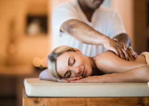 Genießen Sie eine ayurvedische Massage im Ayurpura Hotel