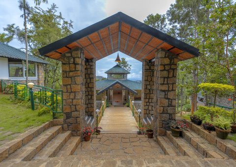 Treten Sie ein in das Therapie Haus des Sitaram Mountain Retreat