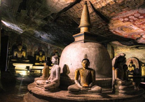 Besuchen Sie die buddhistischen Höhlentempel in Dambulla