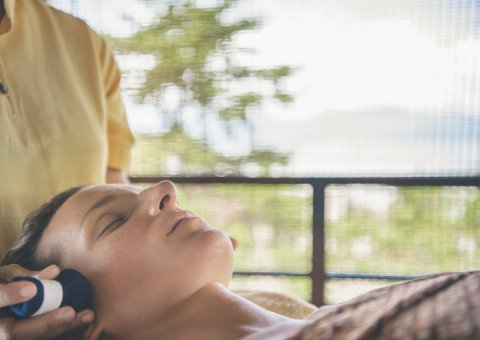 Entspannen Sie bei einer Gesichtsmassage im Kamalaya
