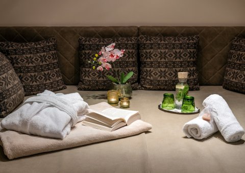 Gemütliche Details im SPA Bereich des Landhaus Tanner