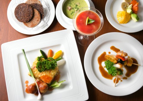 Probieren Sie sich durch das vielfältige Essen angepasst auf Ihr Dosha