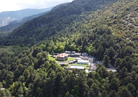 Das Hotel Fakis mitten in der Natur der Olympischen Riviera
