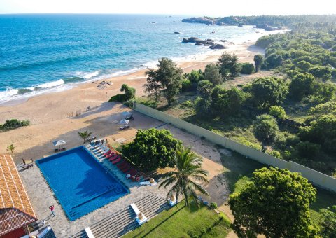 Strandgrundstück des Thaulle Resorts mit Restaurant