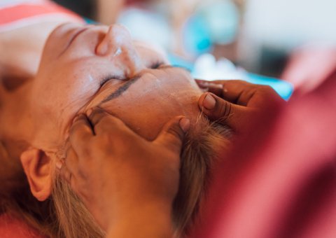 Ayurvedische Kopfmassagen pur die pure Entspannung